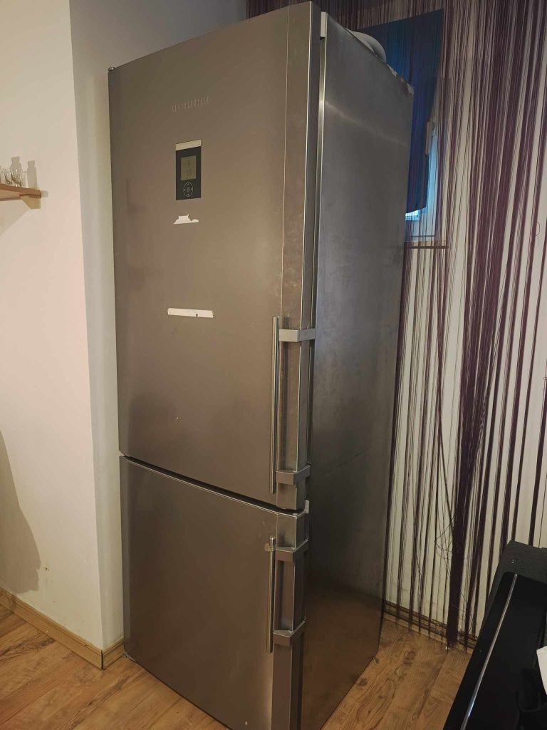 Lodówka Liebherr CBNes 5167 – Premium Model z Kostkarką do Lodu