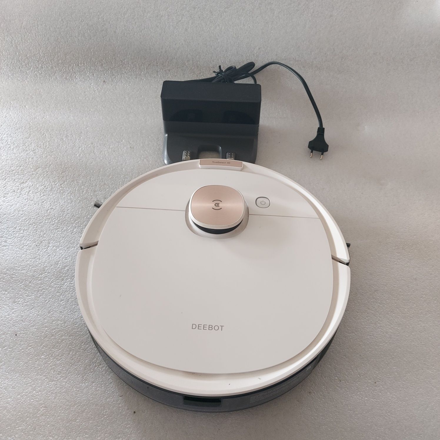 ECOVACS DEEBOT OZMO T8 robot odkurzający z funkcją wycierania