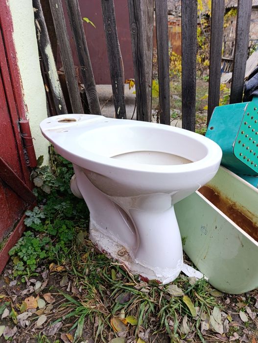 Продам Унітази для Будівельників