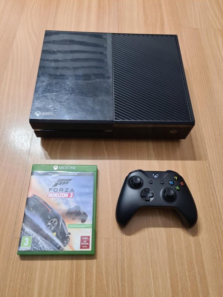Konsola Xbox one z kinectem padem i akcesoriami