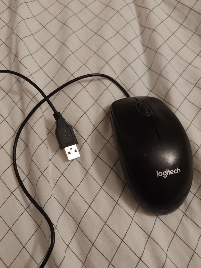 myszka logitech przewodowa