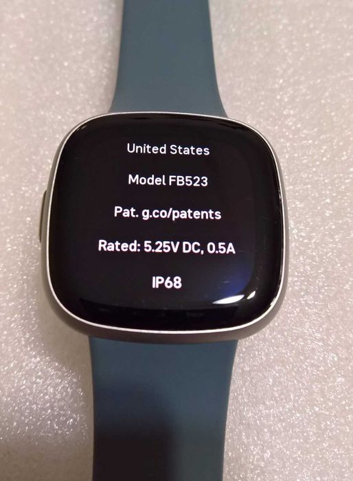Fitbit Versa 4 smartwatch FB523 tętno spo2 gps NFC trening sen REM