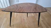Mesa de apoio IKEA modelo LOVBACKEN