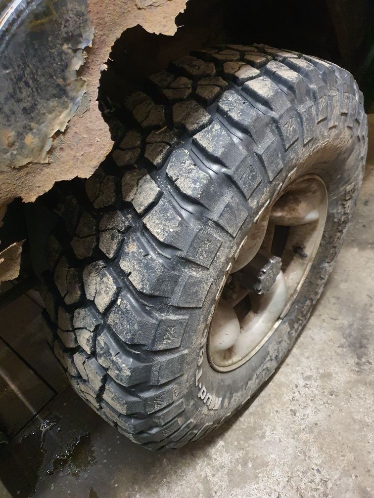 Koła 15" 6x139.7 BF Goodrich Mud-Terrain T/A KM2 31/10,5