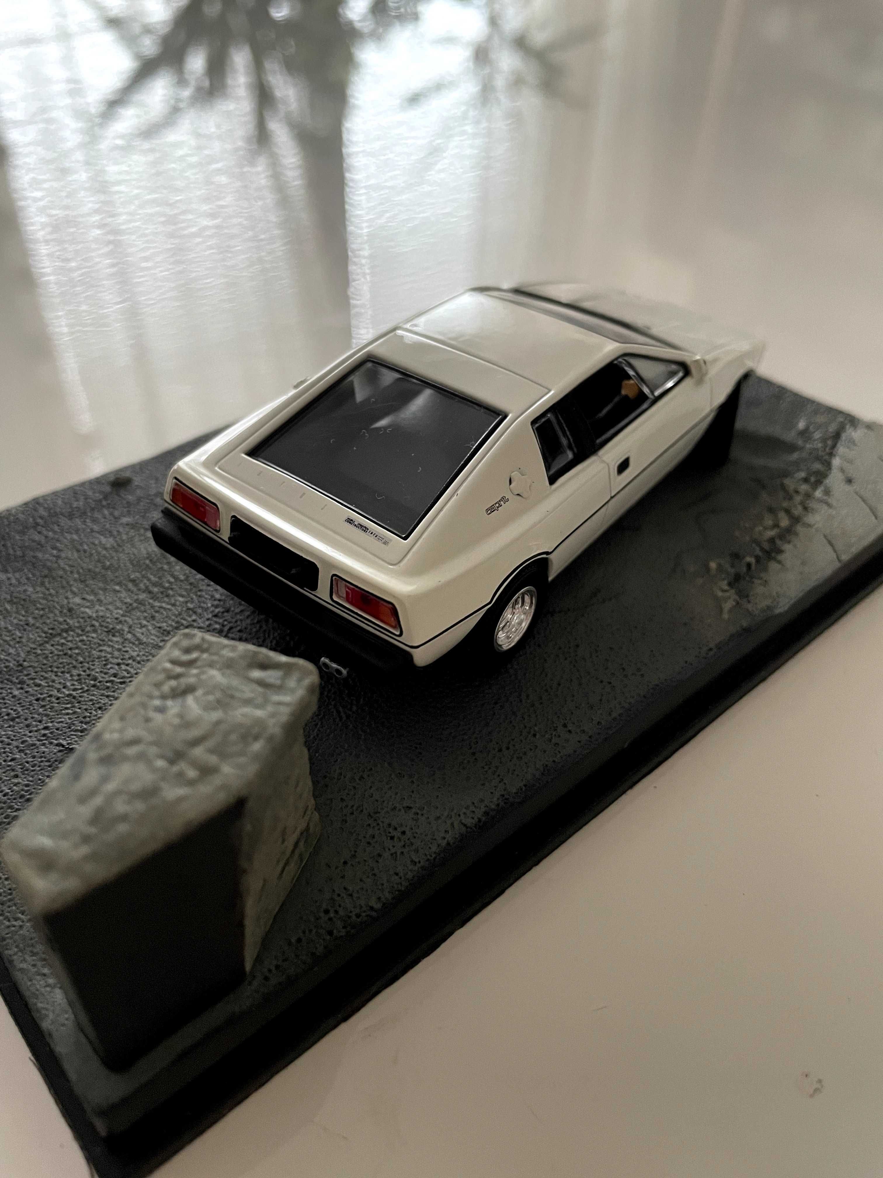 Lotus Esprit / James Bond 007 / model 1:43 "The spy who loved me"