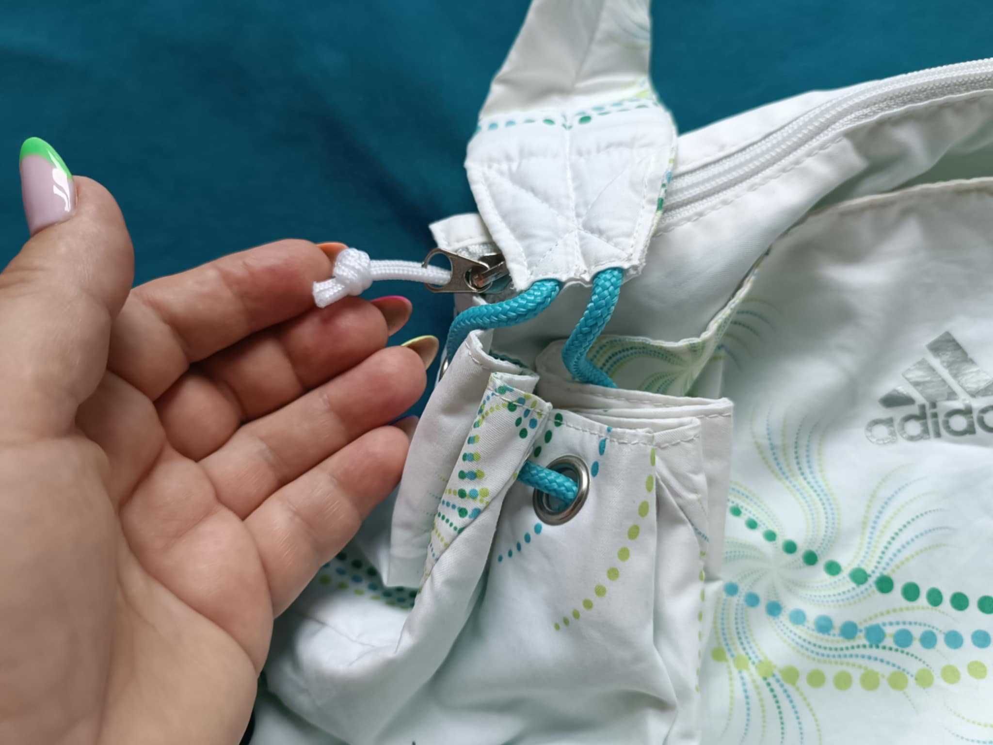 Torba plażowa materiałowa z ozdobnym motywem, logowana - "Adidas"