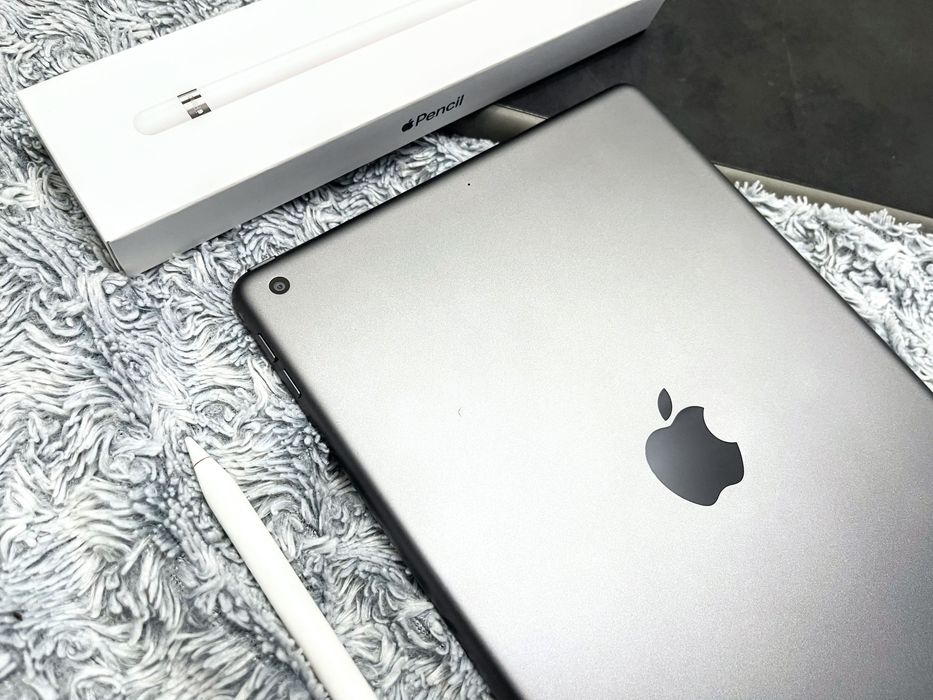 IPad 9 (64 gb) wi-fi, шикарное состояние + чехол! А2602