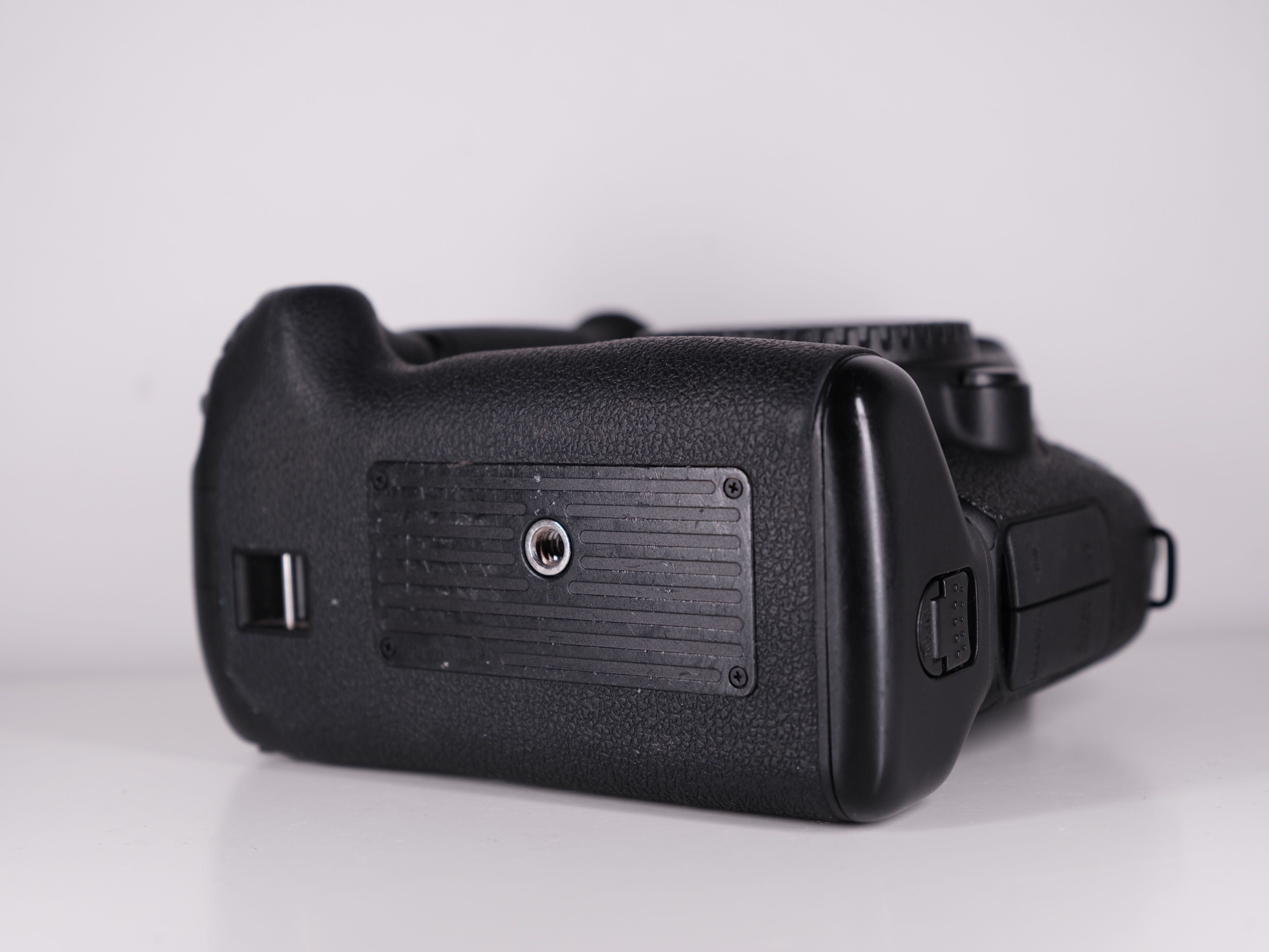 Canon 6 mark 1 + бустер Пробіг 33 тис + гарантія /без передоплат