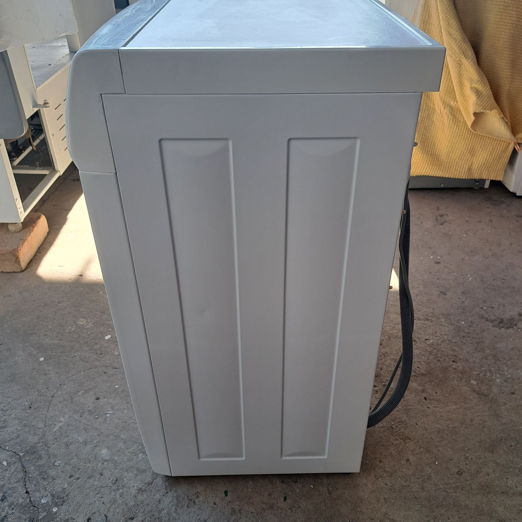 Продам стиральную машину Zanussi ZWSG6100V