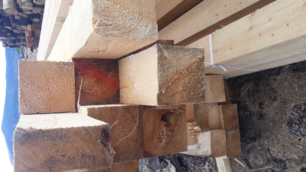 Deski szalunkowe Wieźba dachowa Stemple Łaty