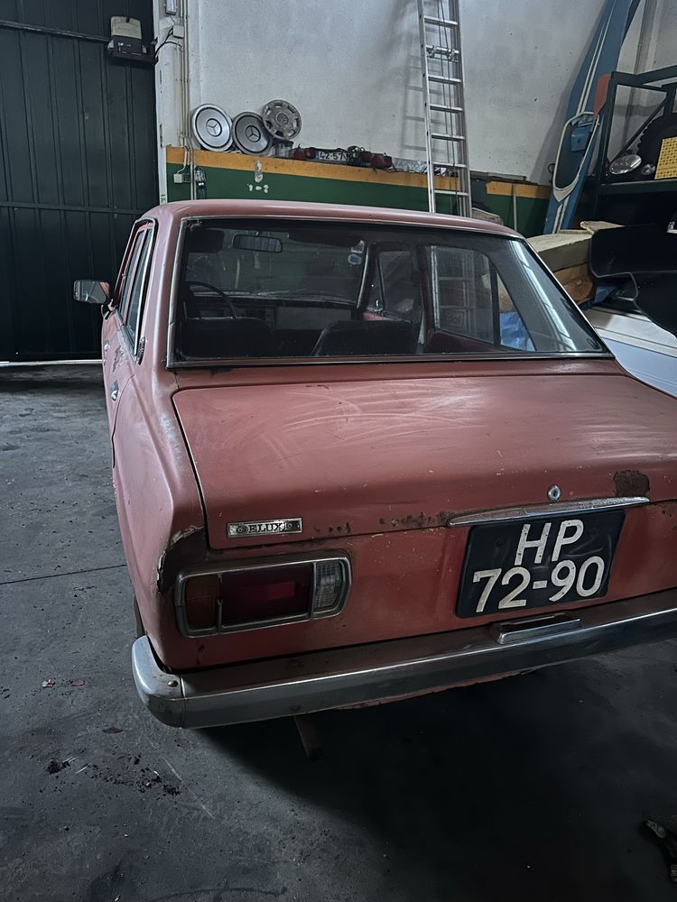 Datsun 1200 para restauro