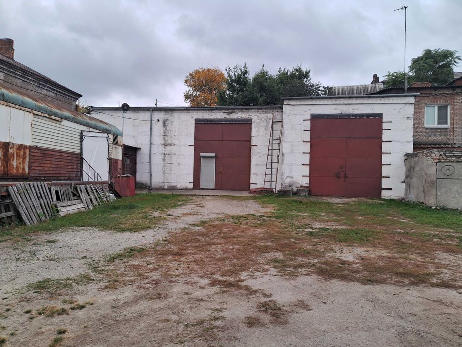Продам комплекс в Центре пл.1643 кв.м., участок 0,16 Га, р-н. Озерка