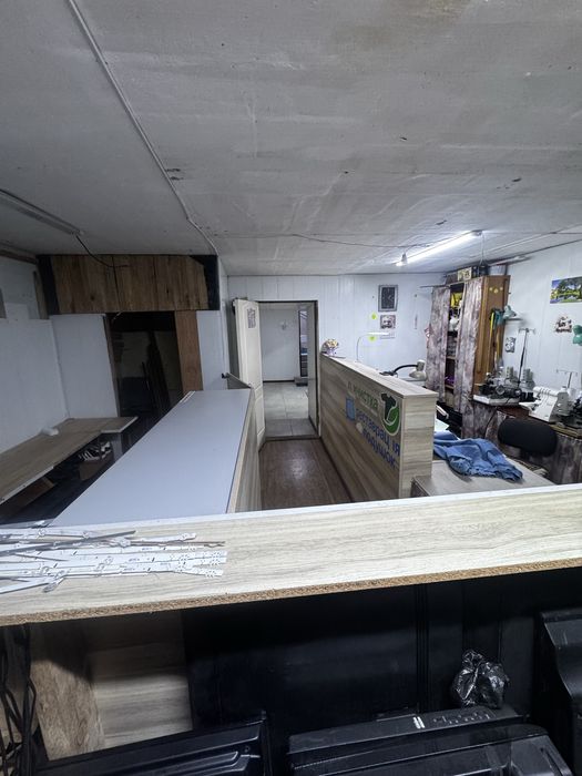 Продам два приміщення +діючий бізнес в центрі міста