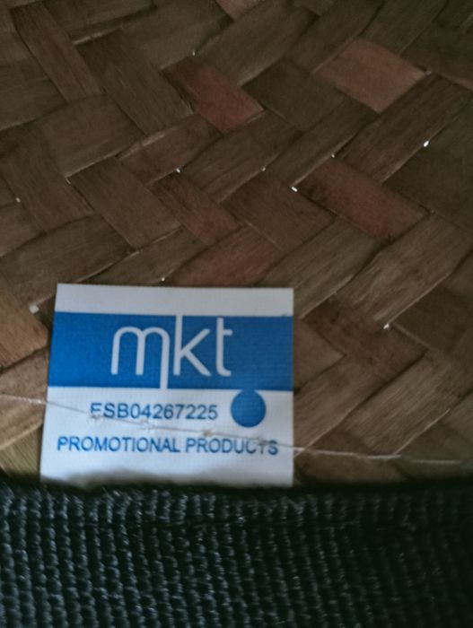 Chapéu de verão alusivo ao ISEL