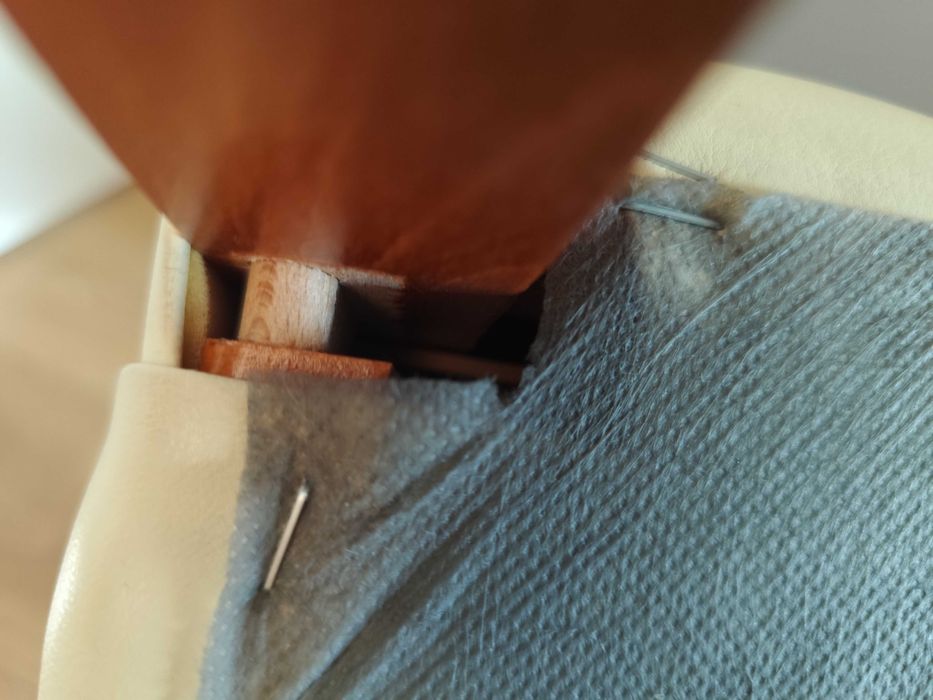 krzesło vis - vis VKRM kolor stelarza czereśnia, kolor obicia 347 BRW