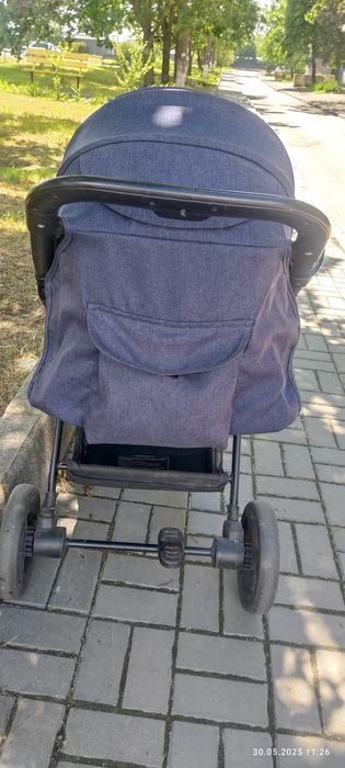 Прогулянковий візок Babyzz B100