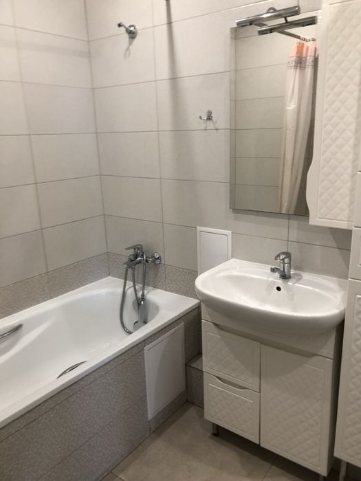 Оренда 1 кім. кв. 50 кв.м. з кухнею студією. Осокорки, ЖК Статус Град