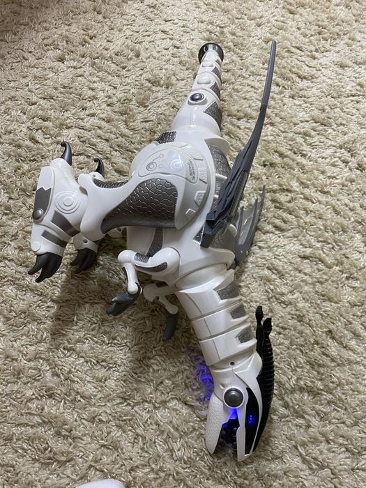 Робот динозавр з пультом