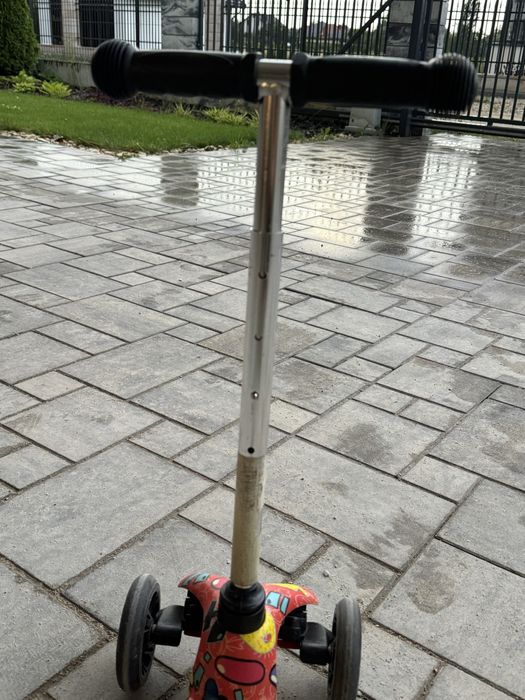 Hulajnoga dziecięca trójkołowa