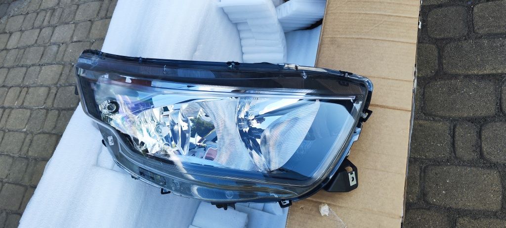 Lampa reflektor prawy przód Iveco daily  lV 4