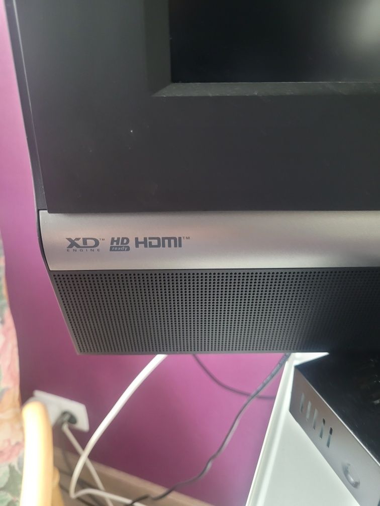 Telewizor LCD LG 37LE2R