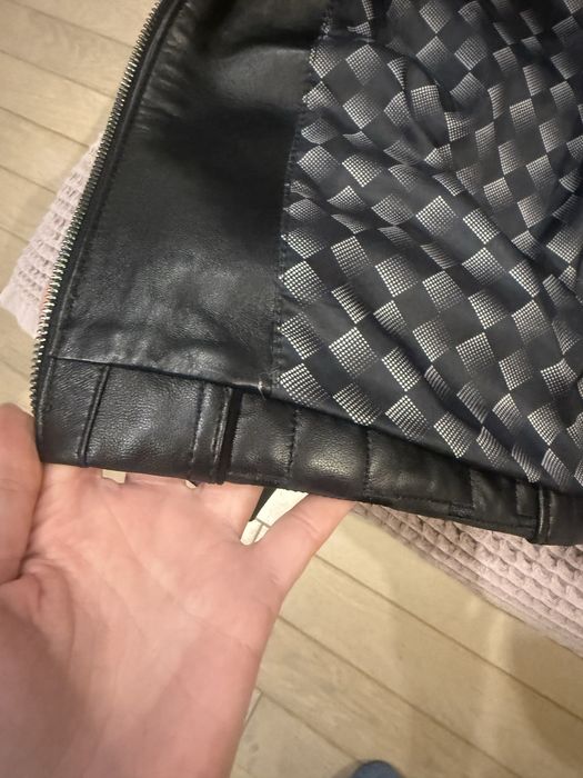 Шкіряна чоловіча куртка