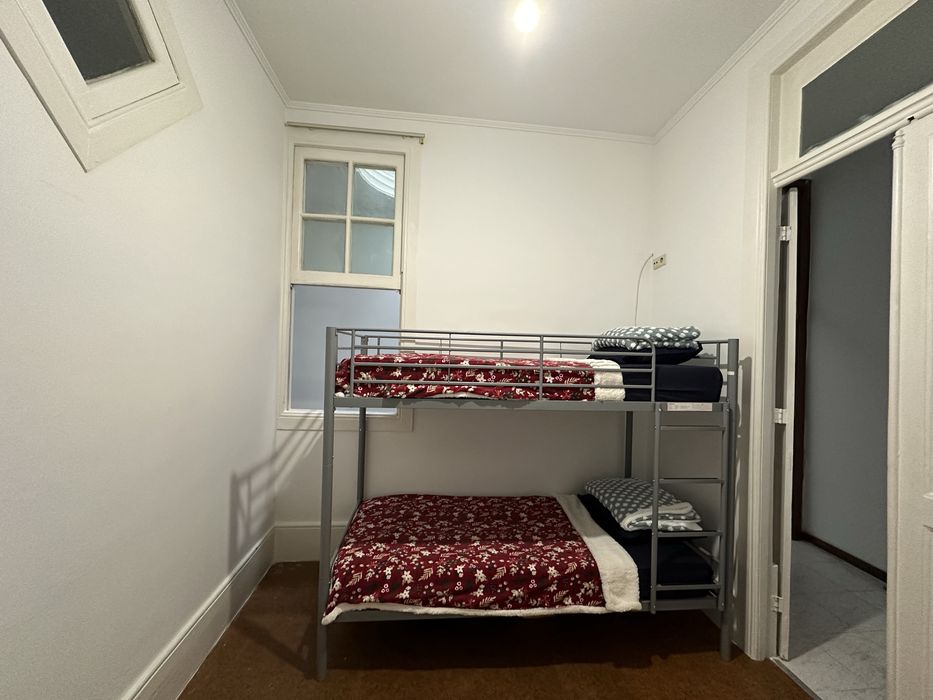 Quarto Compartilhado na Trindade, Porto.