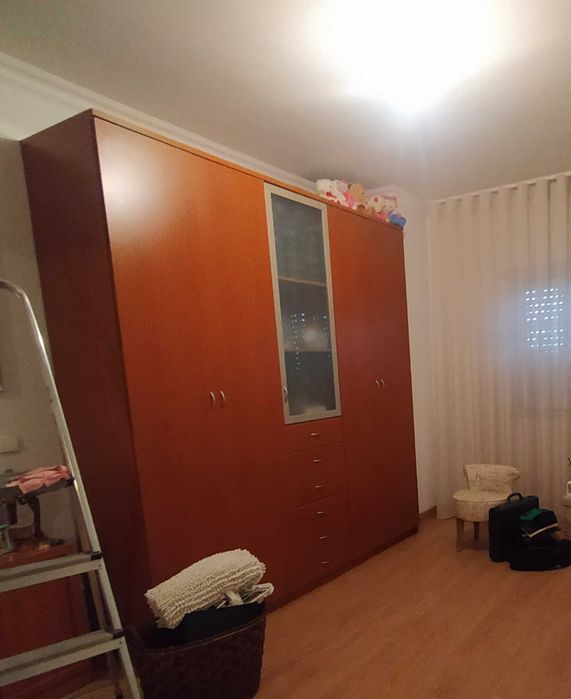 Vendo roupeiro em muito bom estado