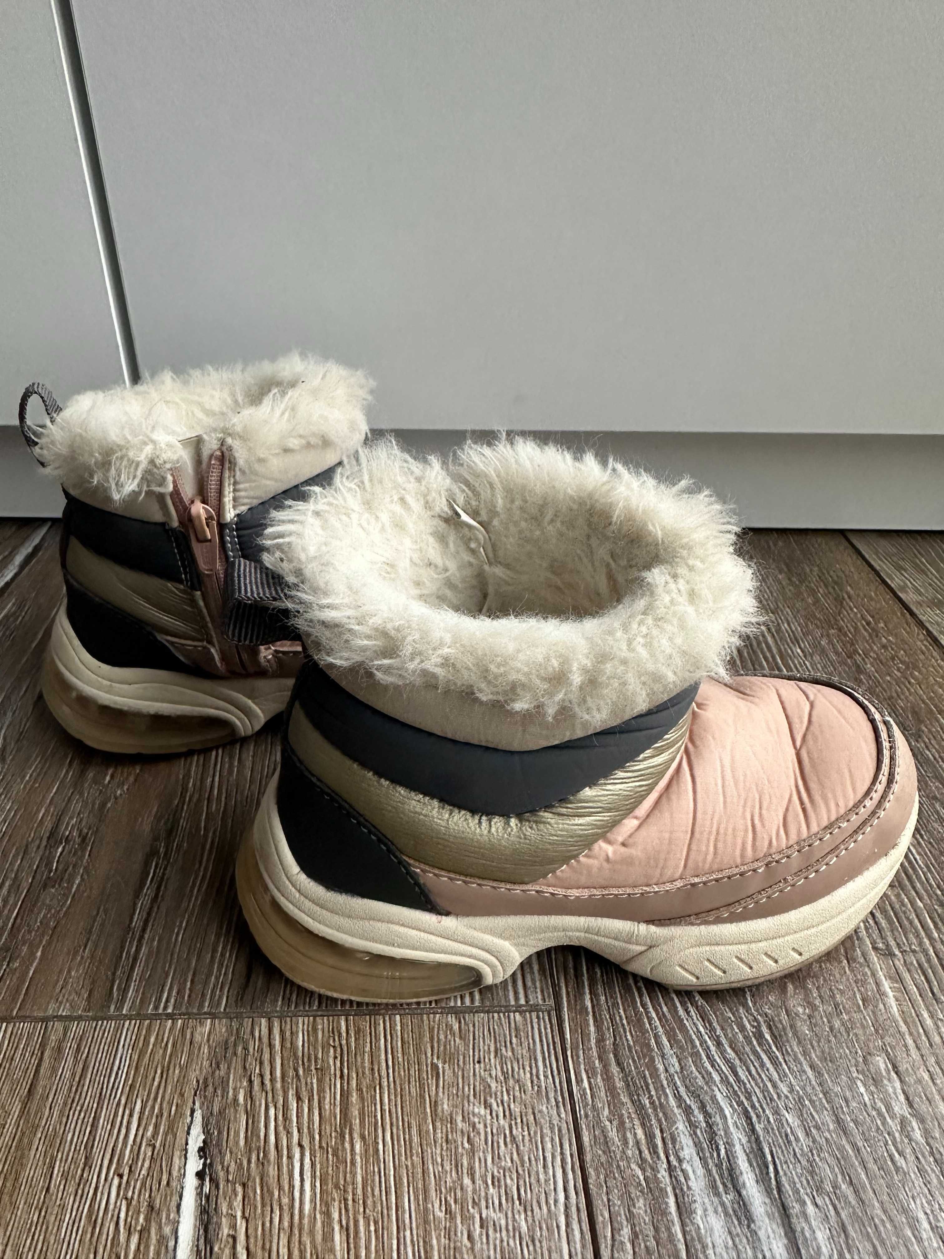 Buty zimowe Zara rozmiar 24 beżowe botki śniegowce z futerkiem 24 bdb