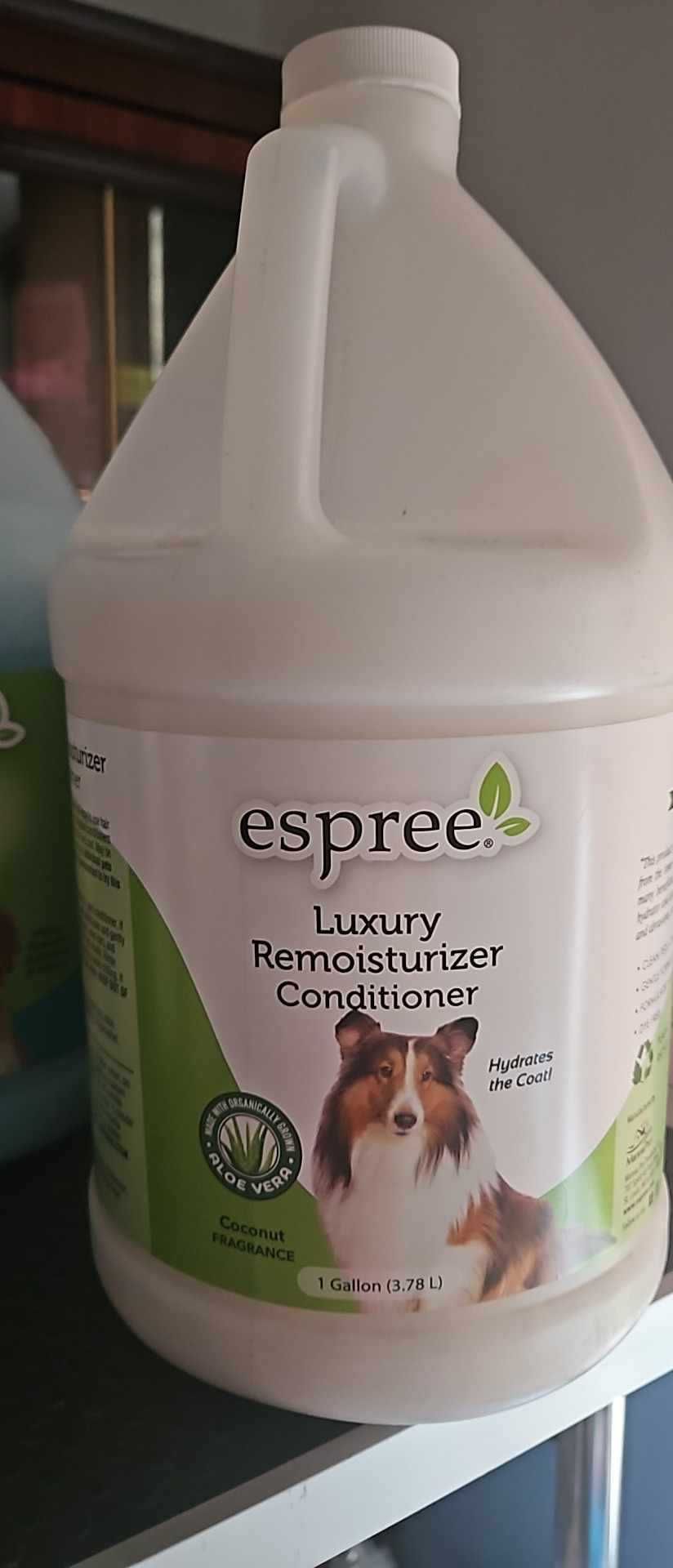 Espree Luxury Remoisturizer odżywka nawilżająca skórę i szatę psa 3,8L