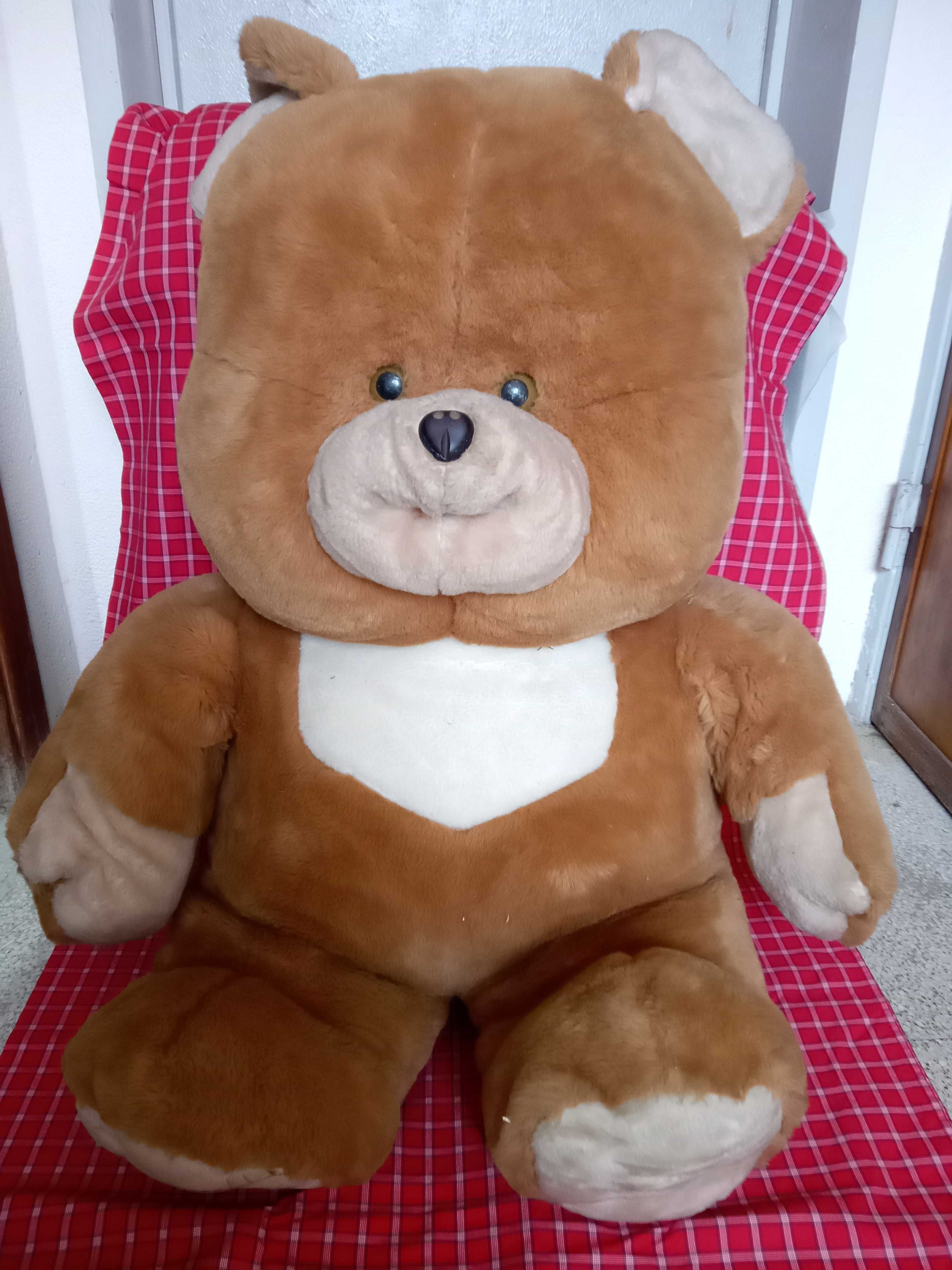 Urso de peluche gigante