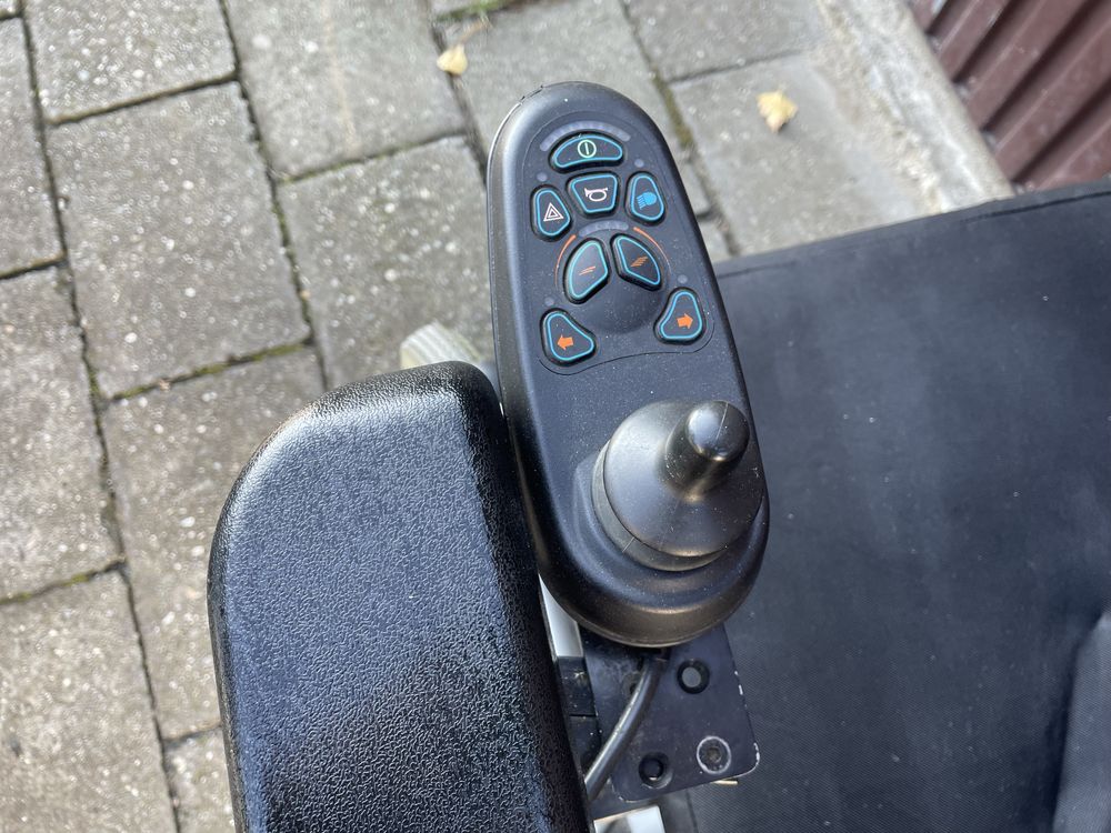 Wózek inwalidzki elektryczny