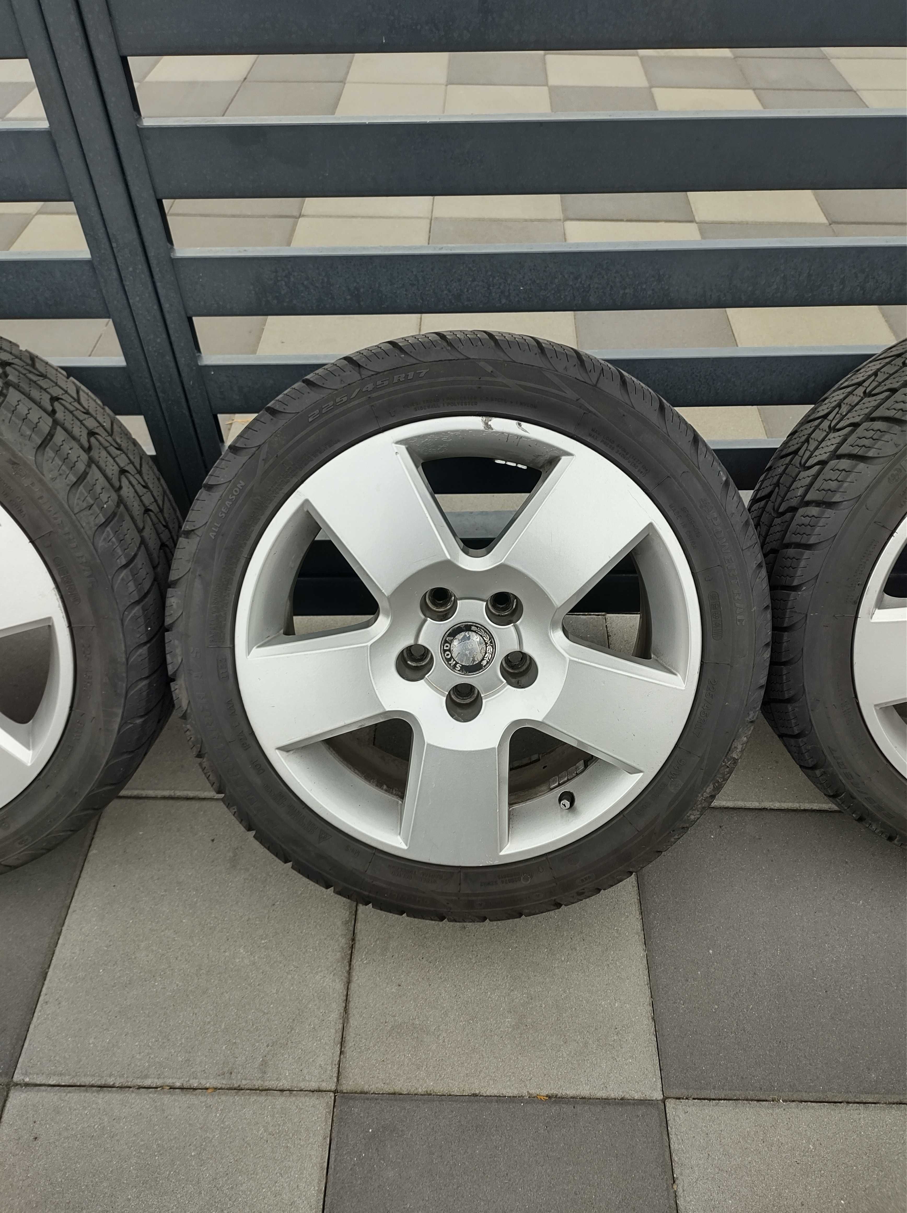 Felgi aluminiowe z prawie nowymi oponami wielosezon VWSkodaAudi ,5x112