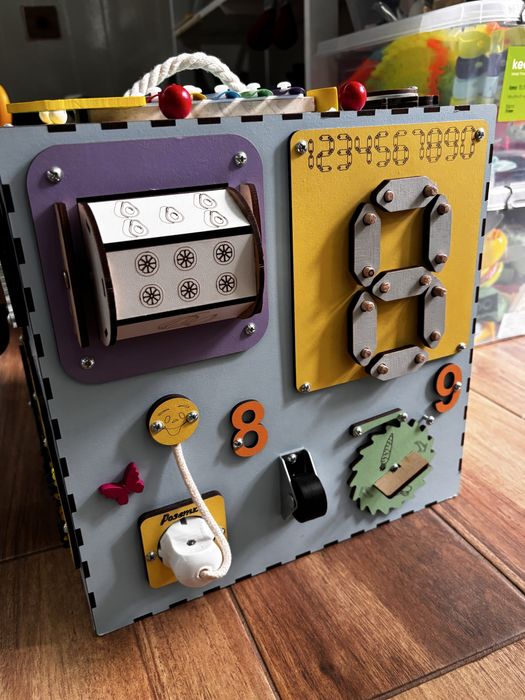 Бізі куб деревʼяний в чудовому стані