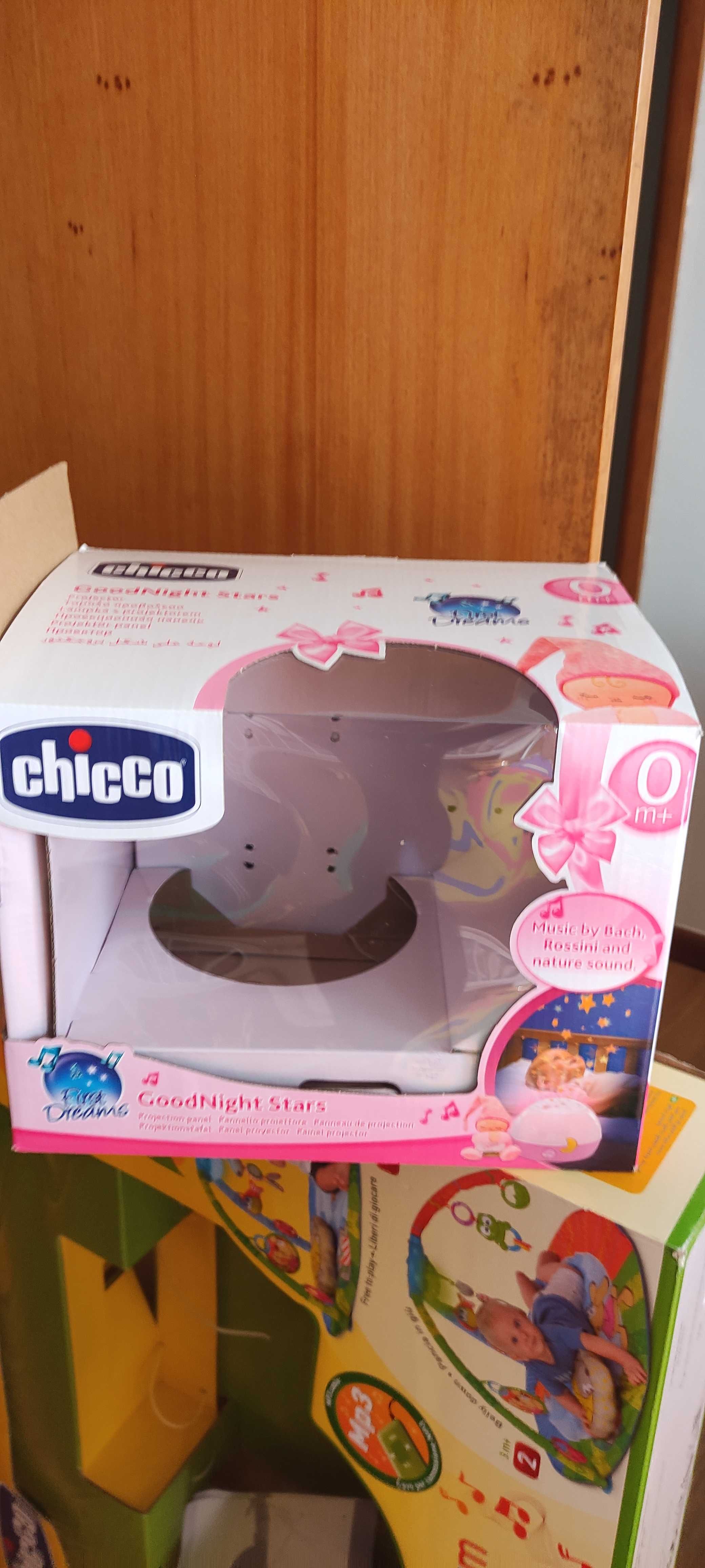 Chicco candeeiro com luz e projetor de estrelas infantil com musica