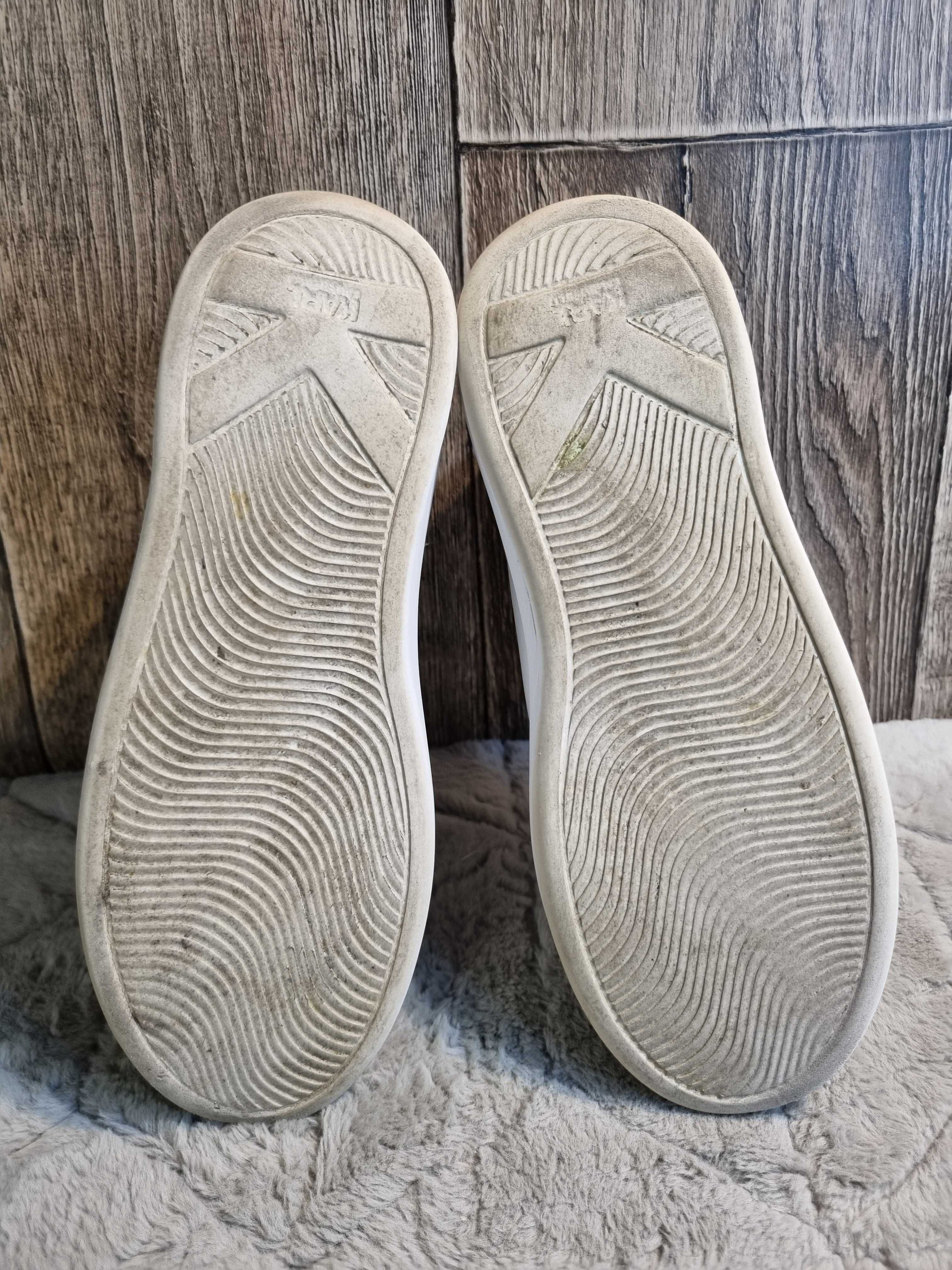 Białe sneakersy Karl Lagerfeld Kapri, 39