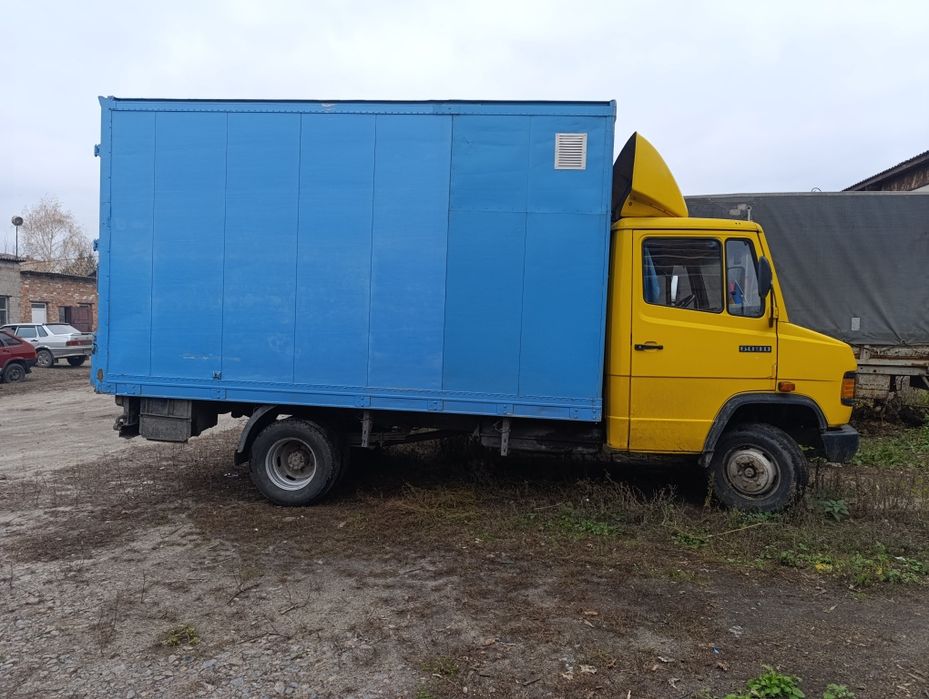 Автомобіль Мерседес Т2