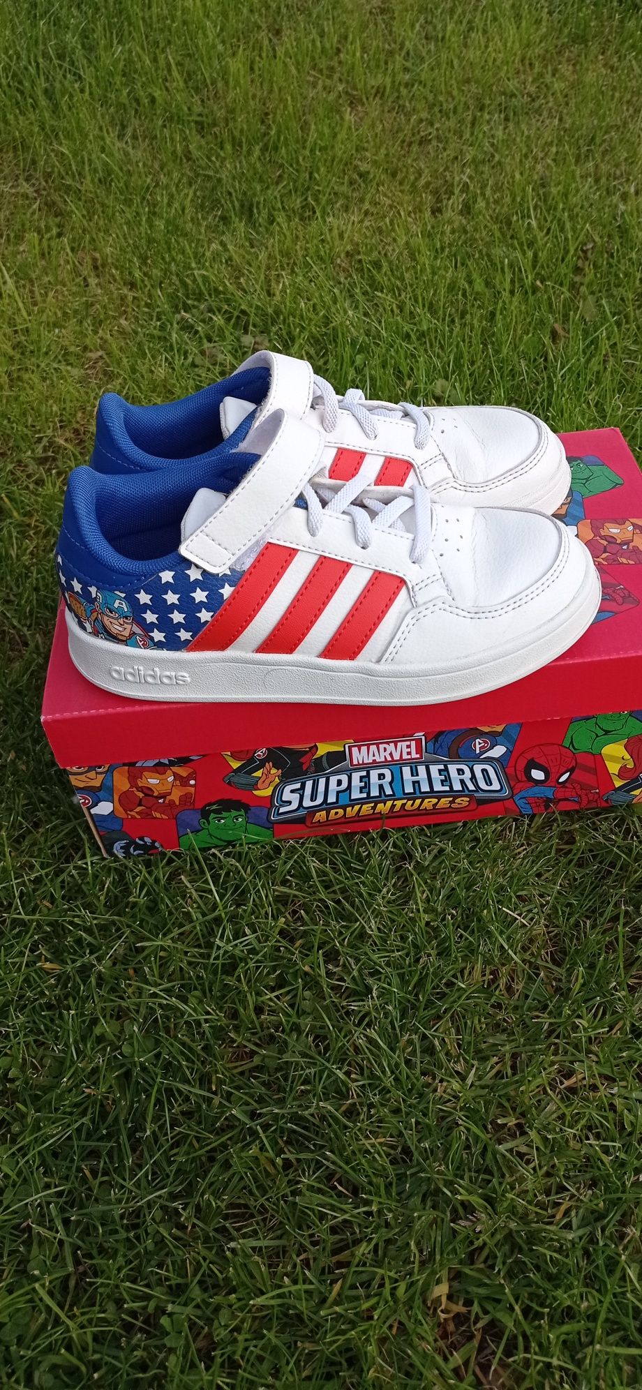 Buty adidas Marvel rozmiar 31 dla chłopca