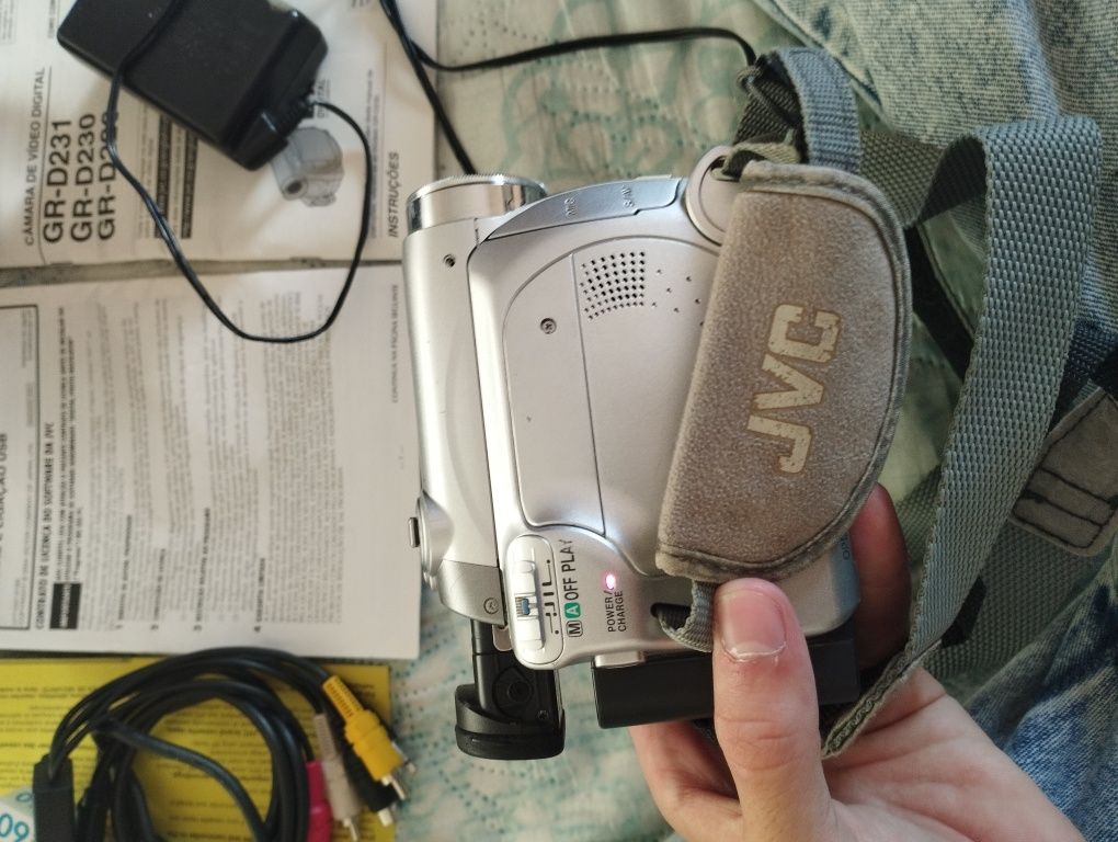 Handycam JVC D220