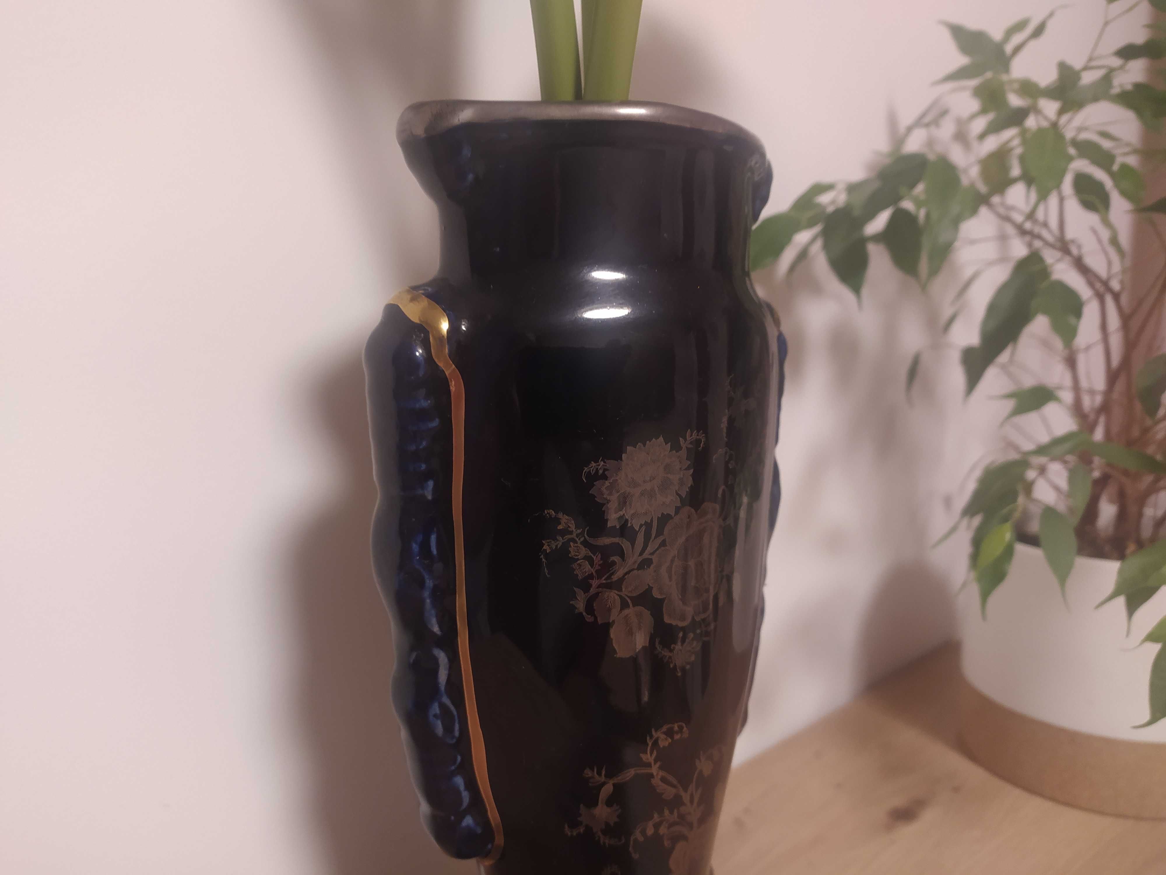 Stary wazon kobaltowy