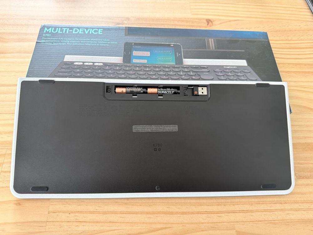 Logitech K780 | Bezprzewodowa klawiatura z podstawką | 100% sprawna