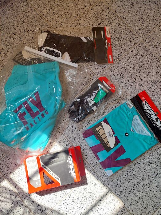 Equipamento Fly Racing NOVO Calças, Camisola e Luvas Grátis!