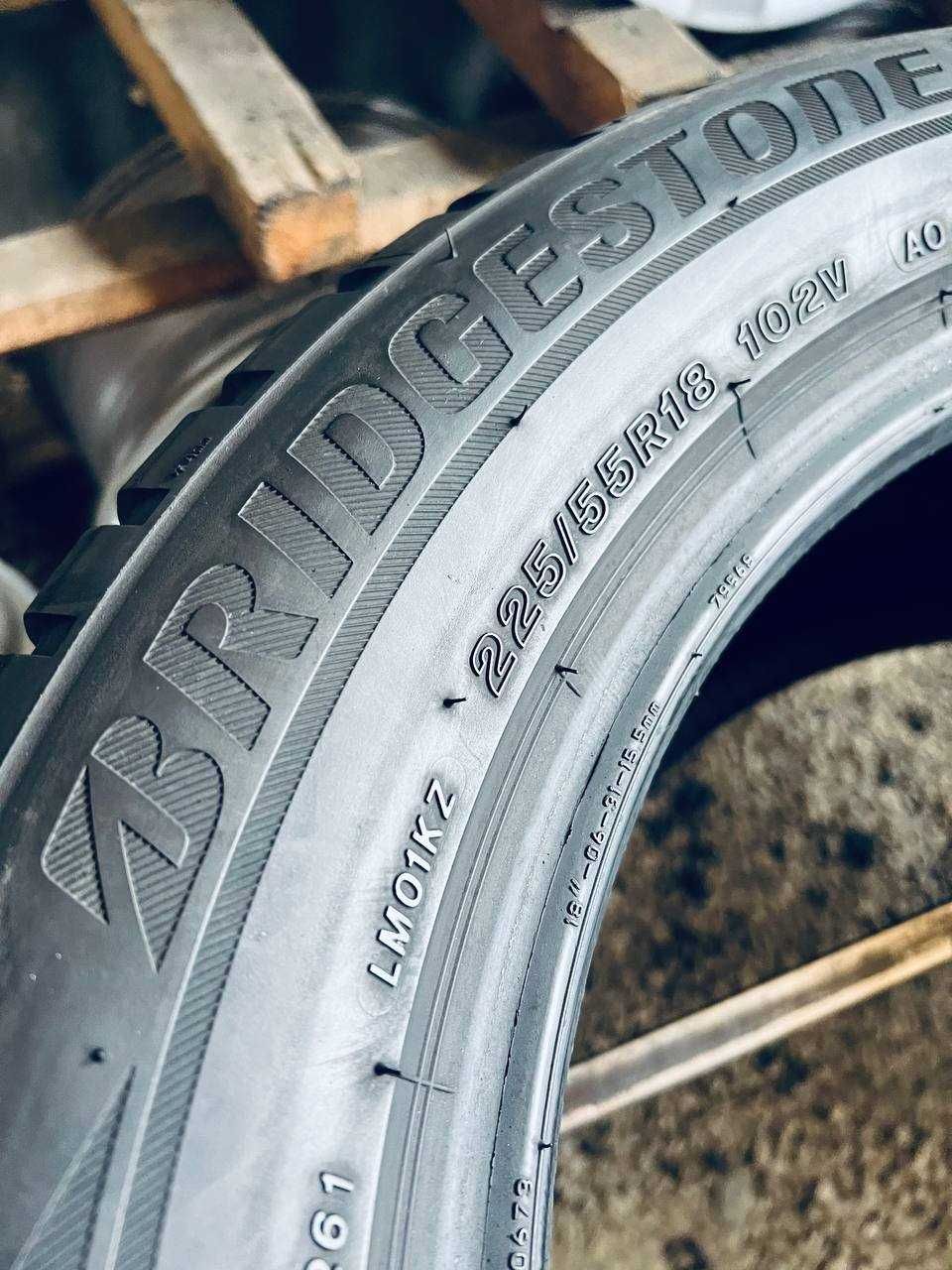 Шини Резина Зимові 21Рік 225 55 18 Bridgestone Blizzak LM001 2шт
