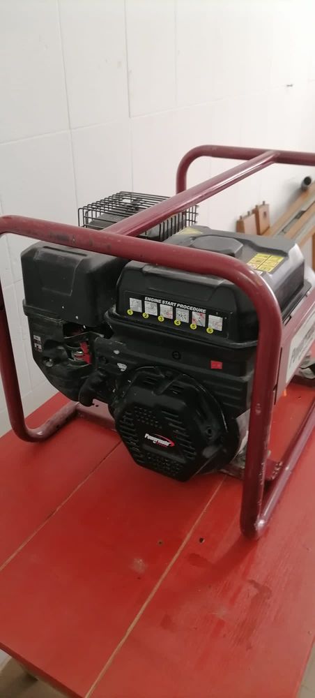 Aluguer gerador gasolina 2800W