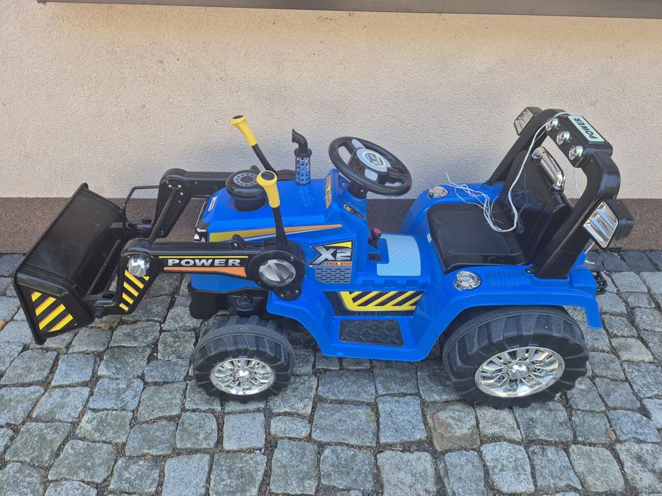 Traktor na akumulator