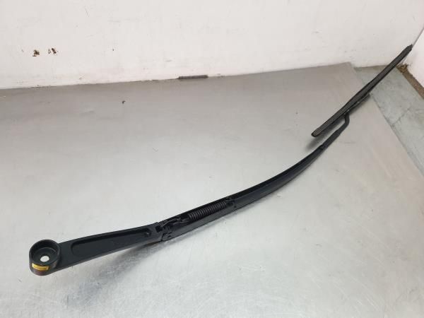 Haste / braço de escova limpa vidros frente direita KIA Rio IV (YB)