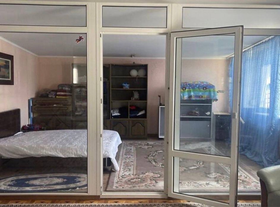 Продам 5-кімнатний будинок у центрі Дніпра з гаражем і ділянкою