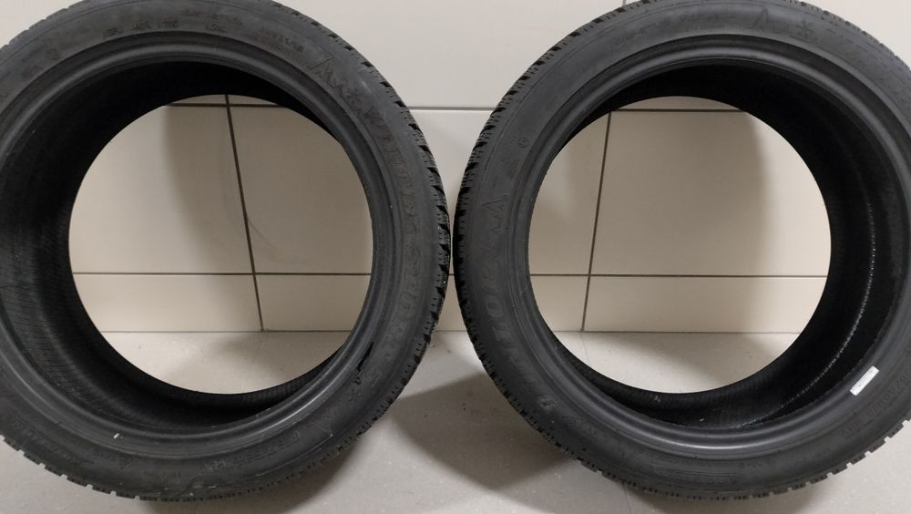 Opony zimowe 6,5mm Dunlop 235/45/18
