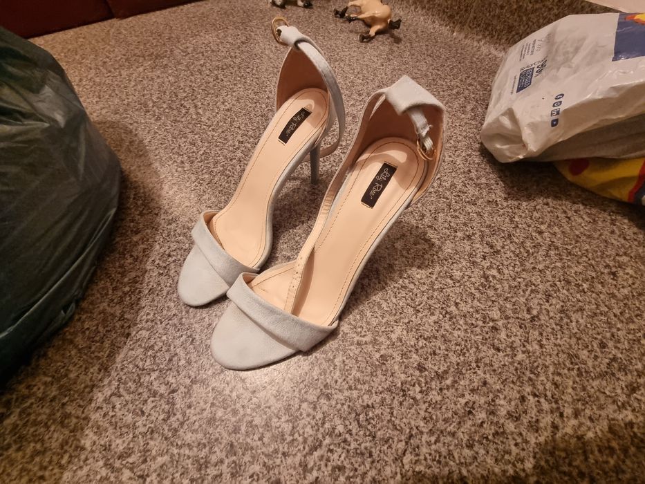 szpilki jasne 40 damskie