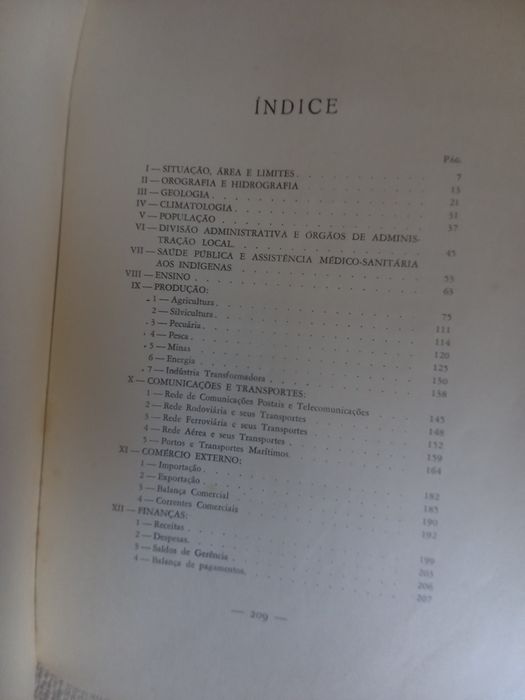 Livro antigo sobre Angola